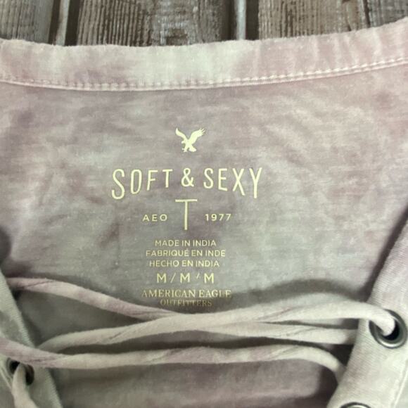 American Eagle Soft & Sexy T V-Neck Medium Color Lilac - Picture 3 of 4